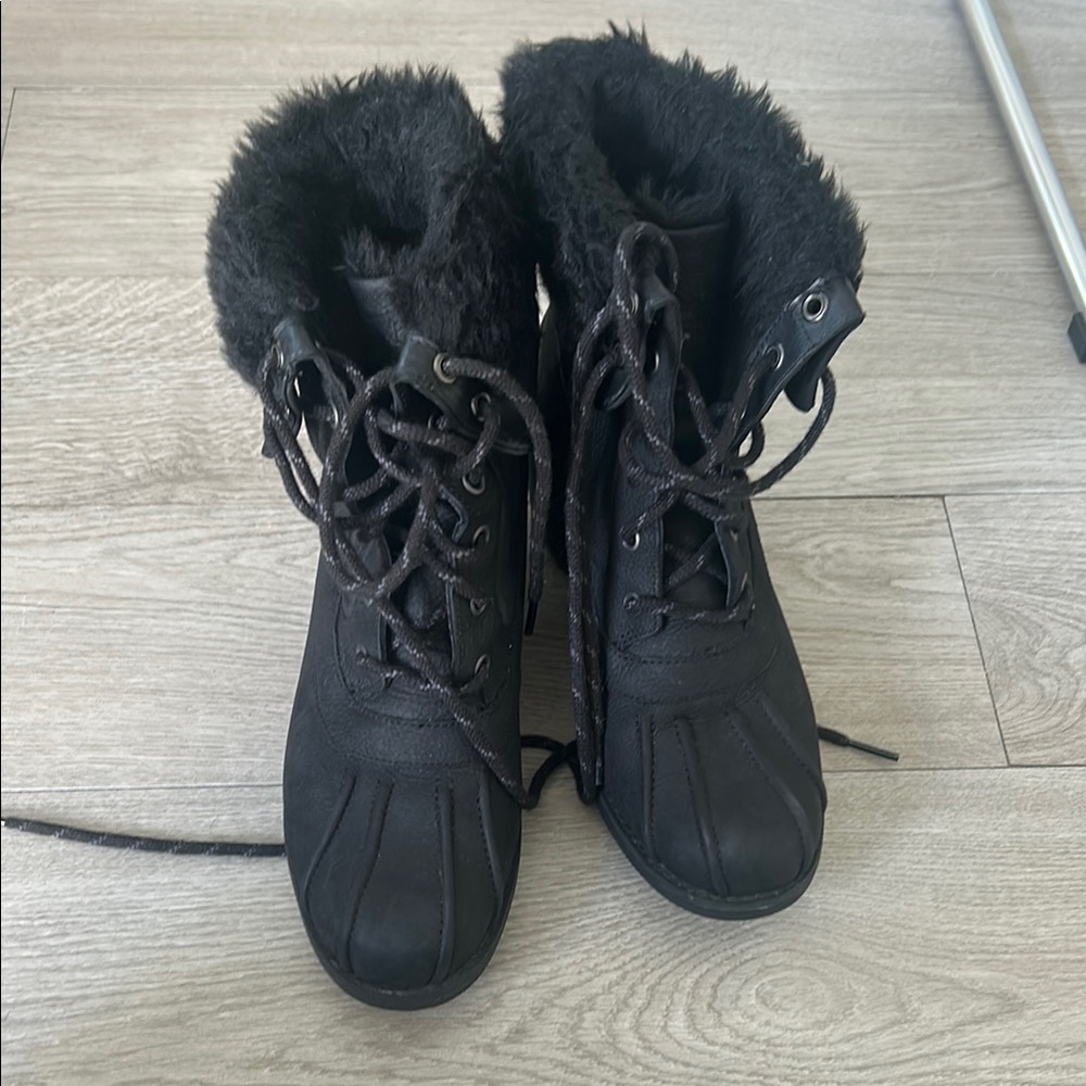 Black Winter Boots with Fur Lining and Sturdy Sole